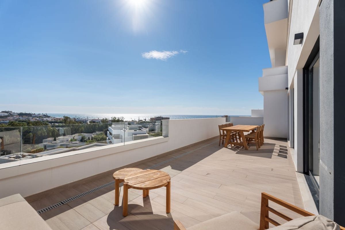 4 bedroom Apartment For Sale