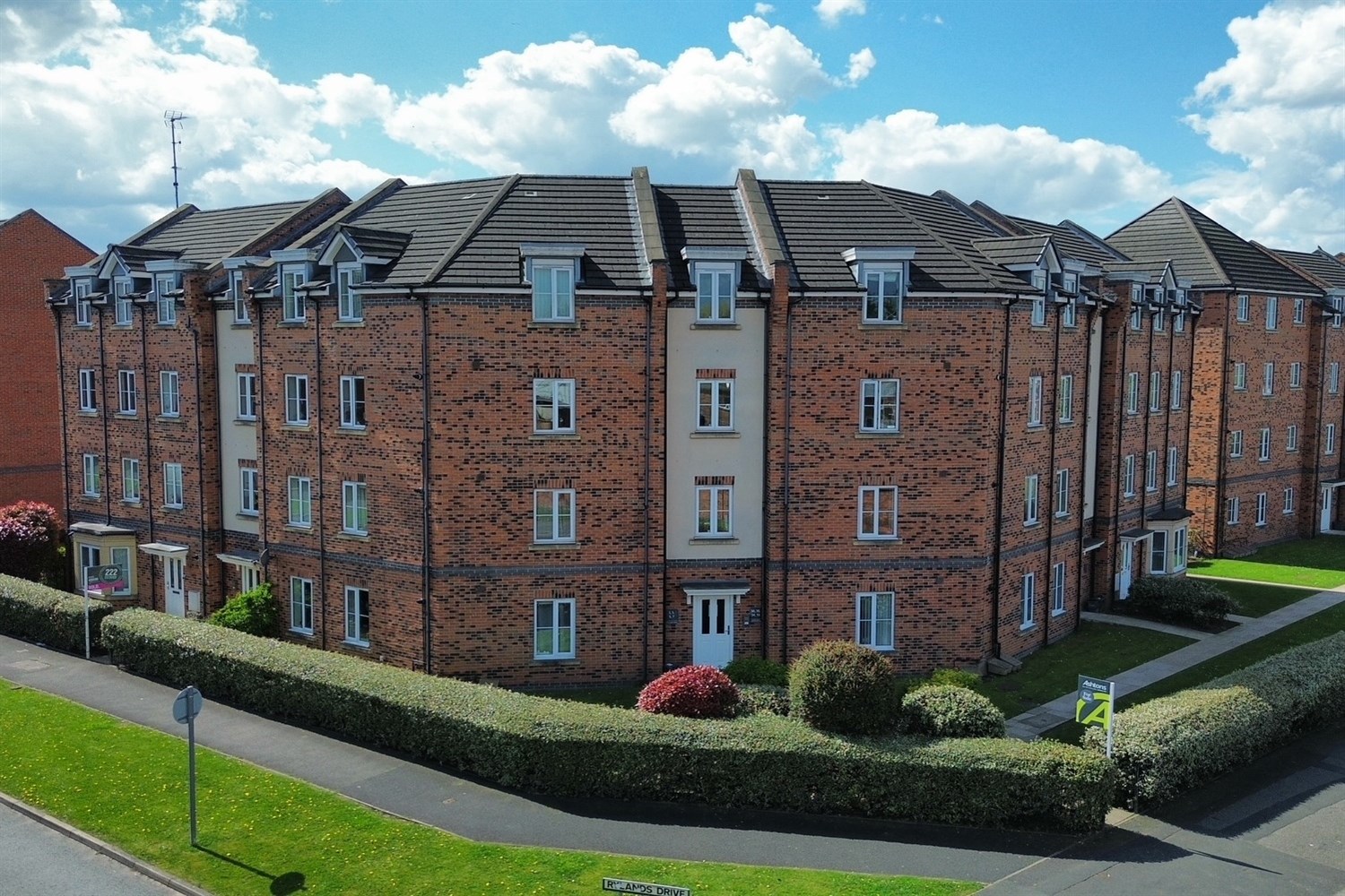 2 bedroom Apartment For Sale