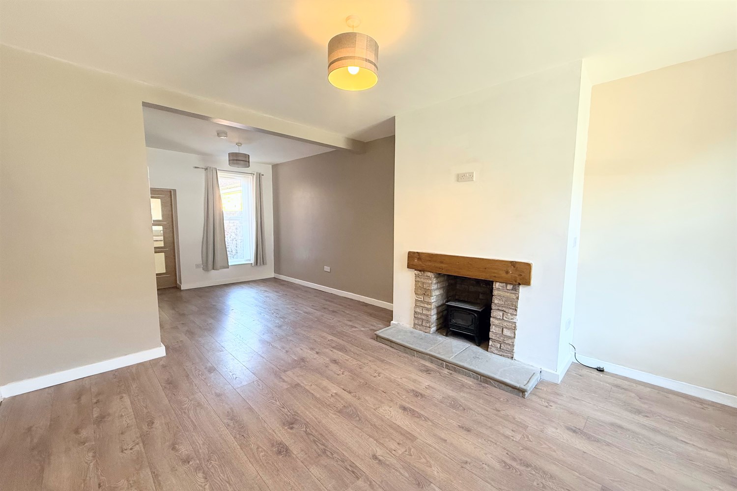 2 bedroom Terraced House To Let