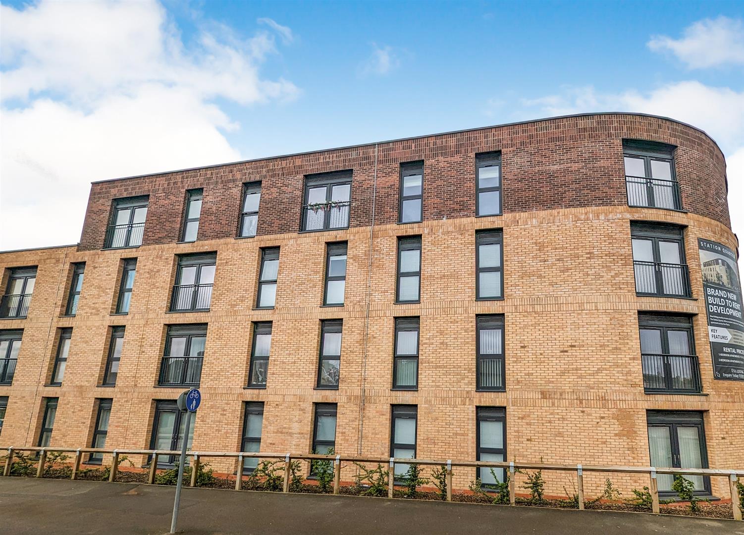 2 bedroom Flat For Sale