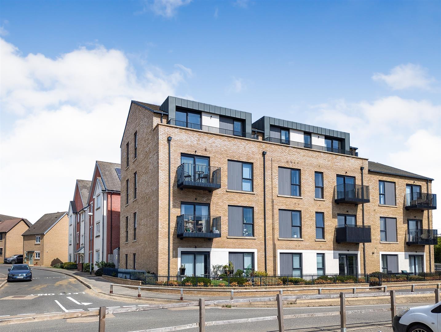 2 bedroom Apartment For Sale
