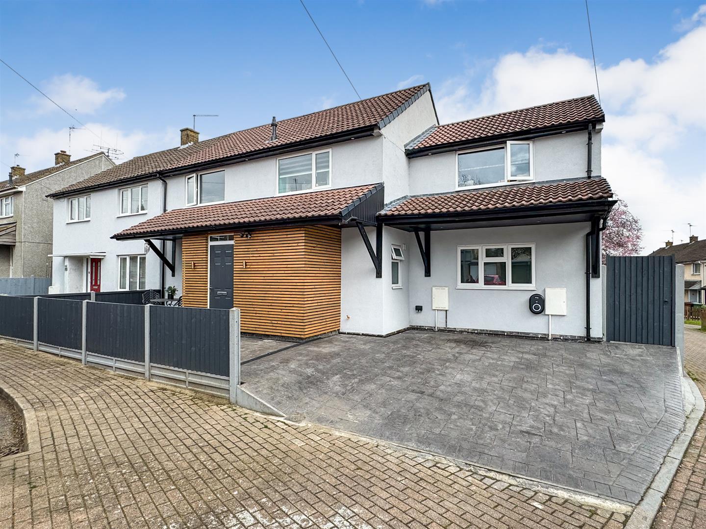 4 bedroom Semi-detached house For Sale