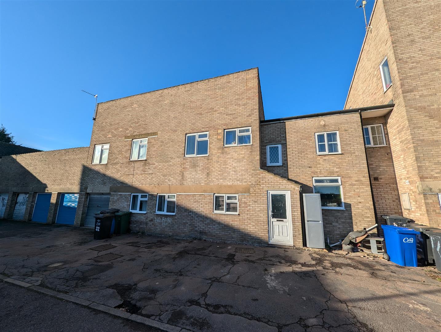 5 bedroom Terraced House For Sale