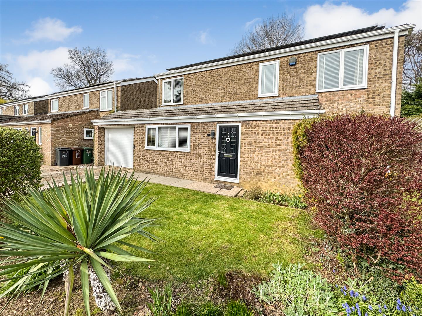 3 bedroom Link detached house For Sale