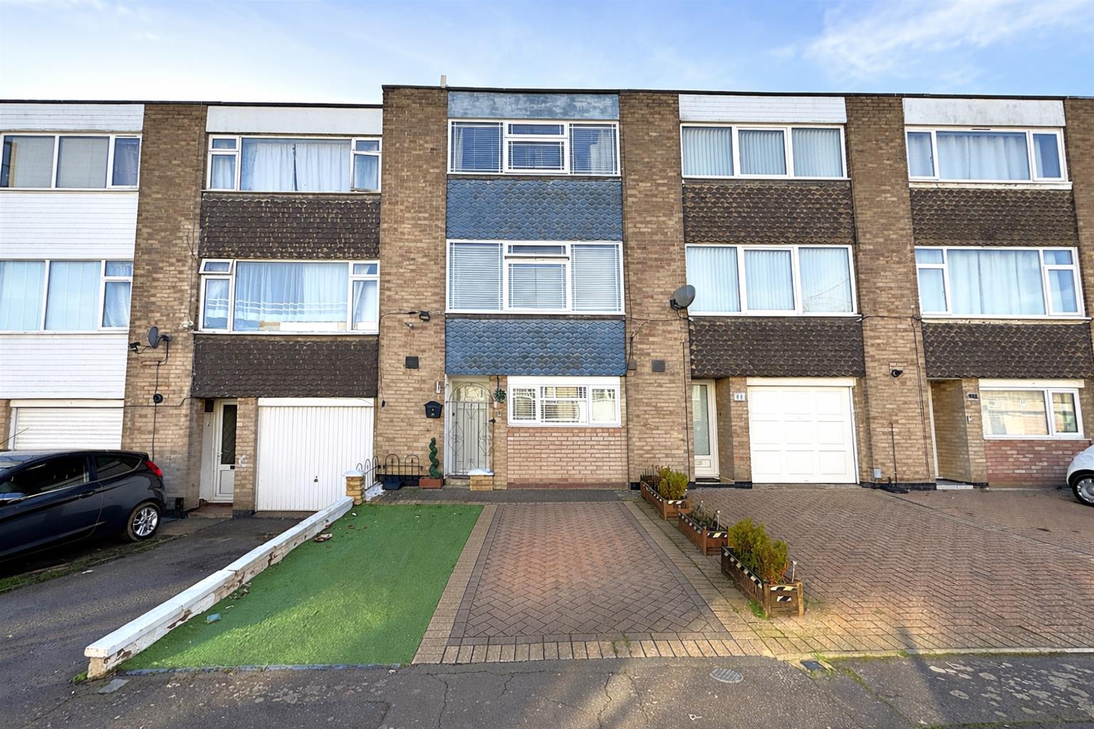 4 bedroom Town house For Sale