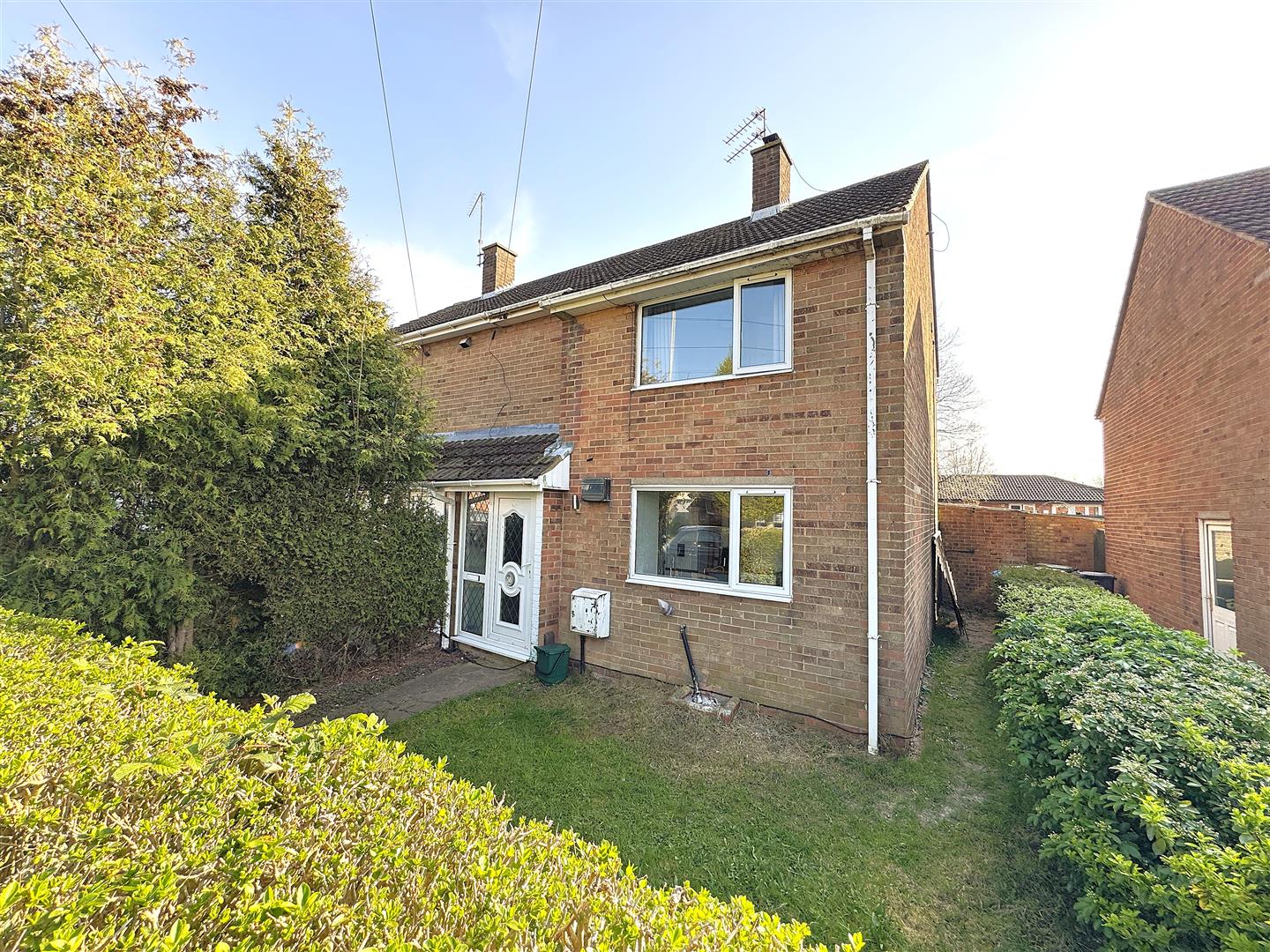 2 bedroom Semi-detached house For Sale