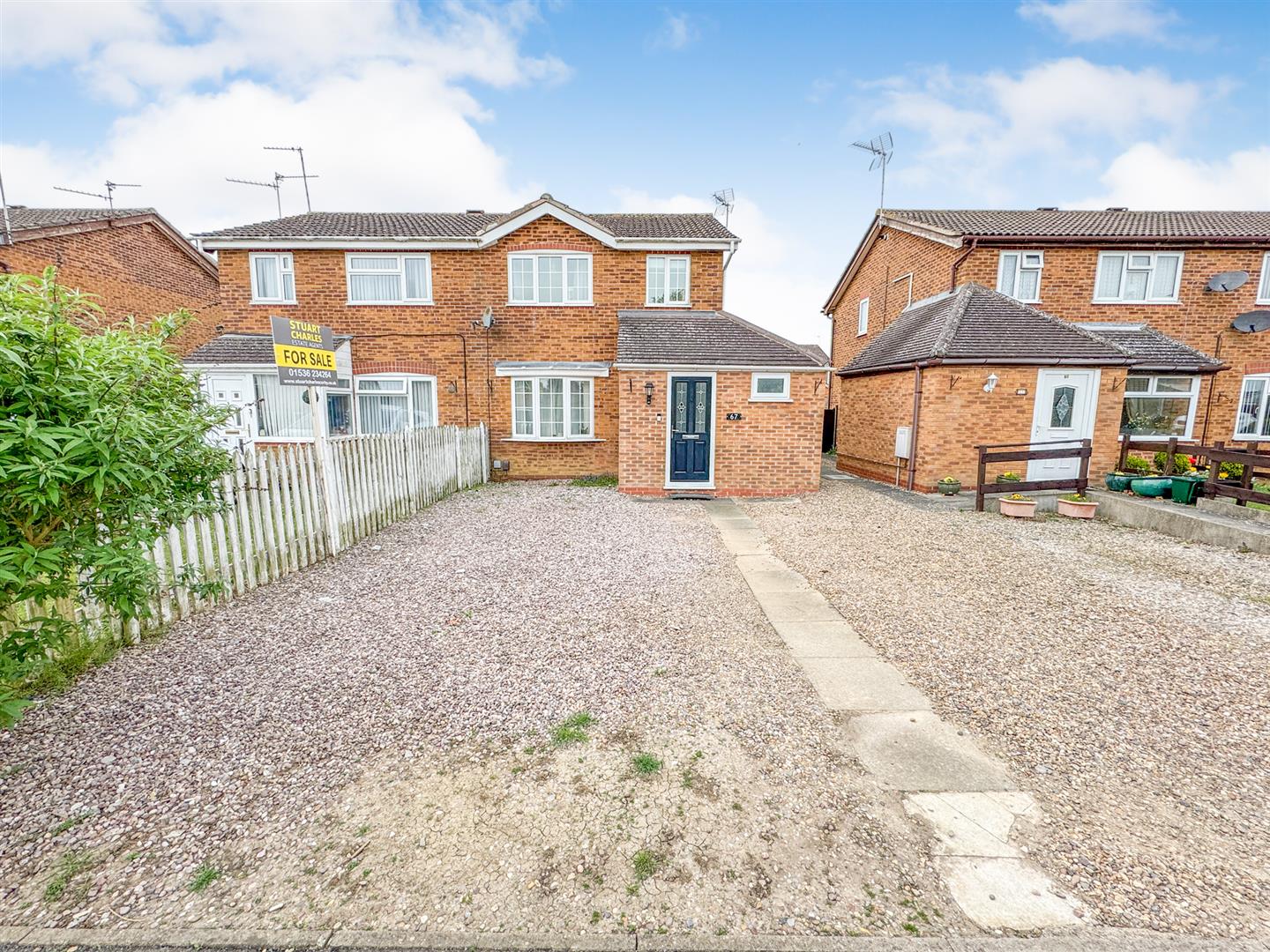 3 bedroom Semi-detached house For Sale