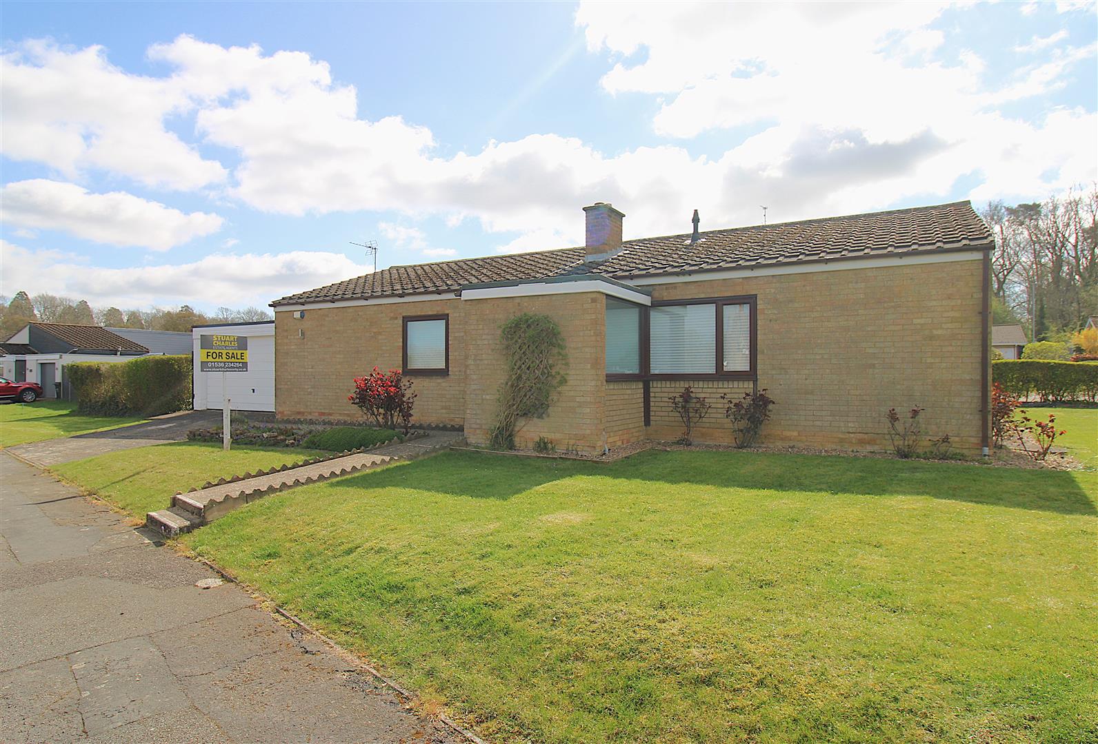 2 bedroom Detached bungalow For Sale