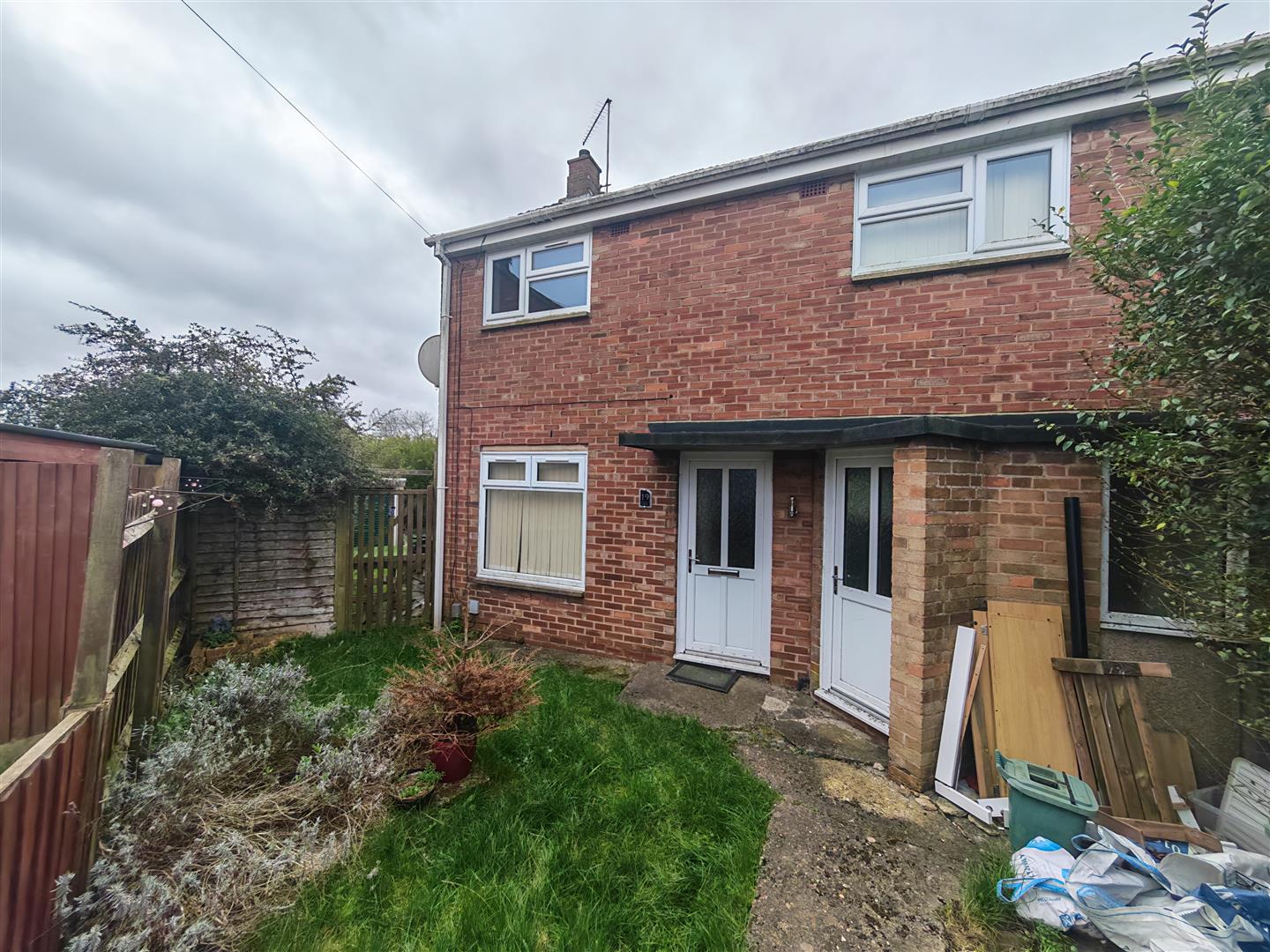 3 bedroom End of terrace house Under Offer