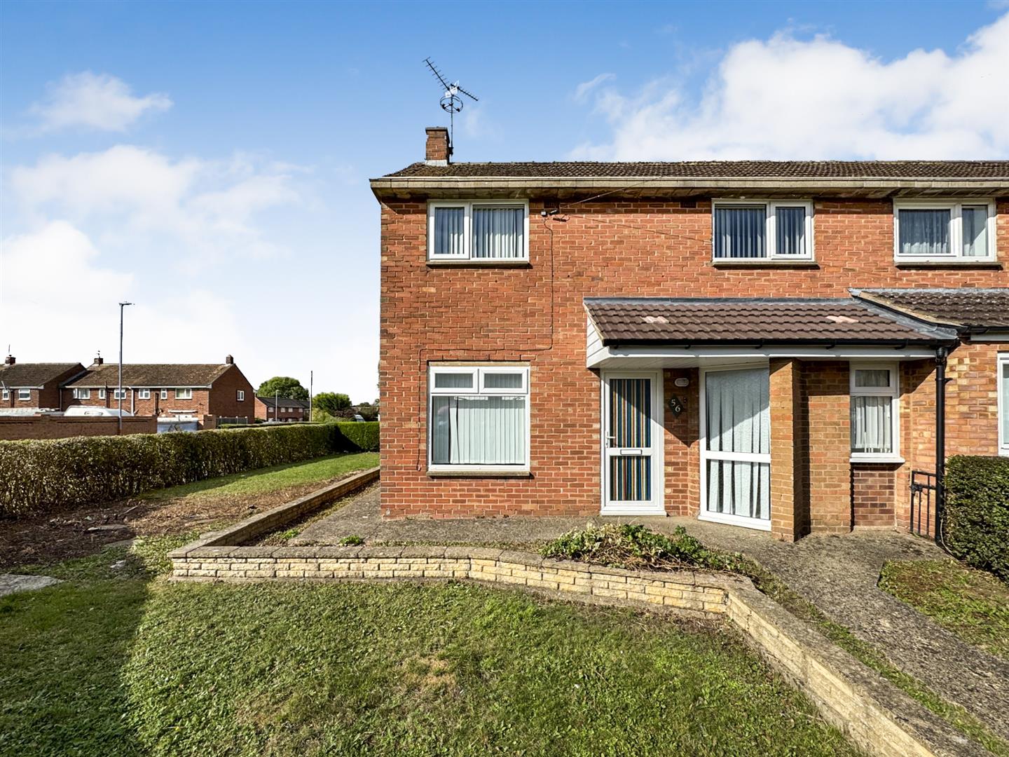 2 bedroom End of terrace house Under Offer
