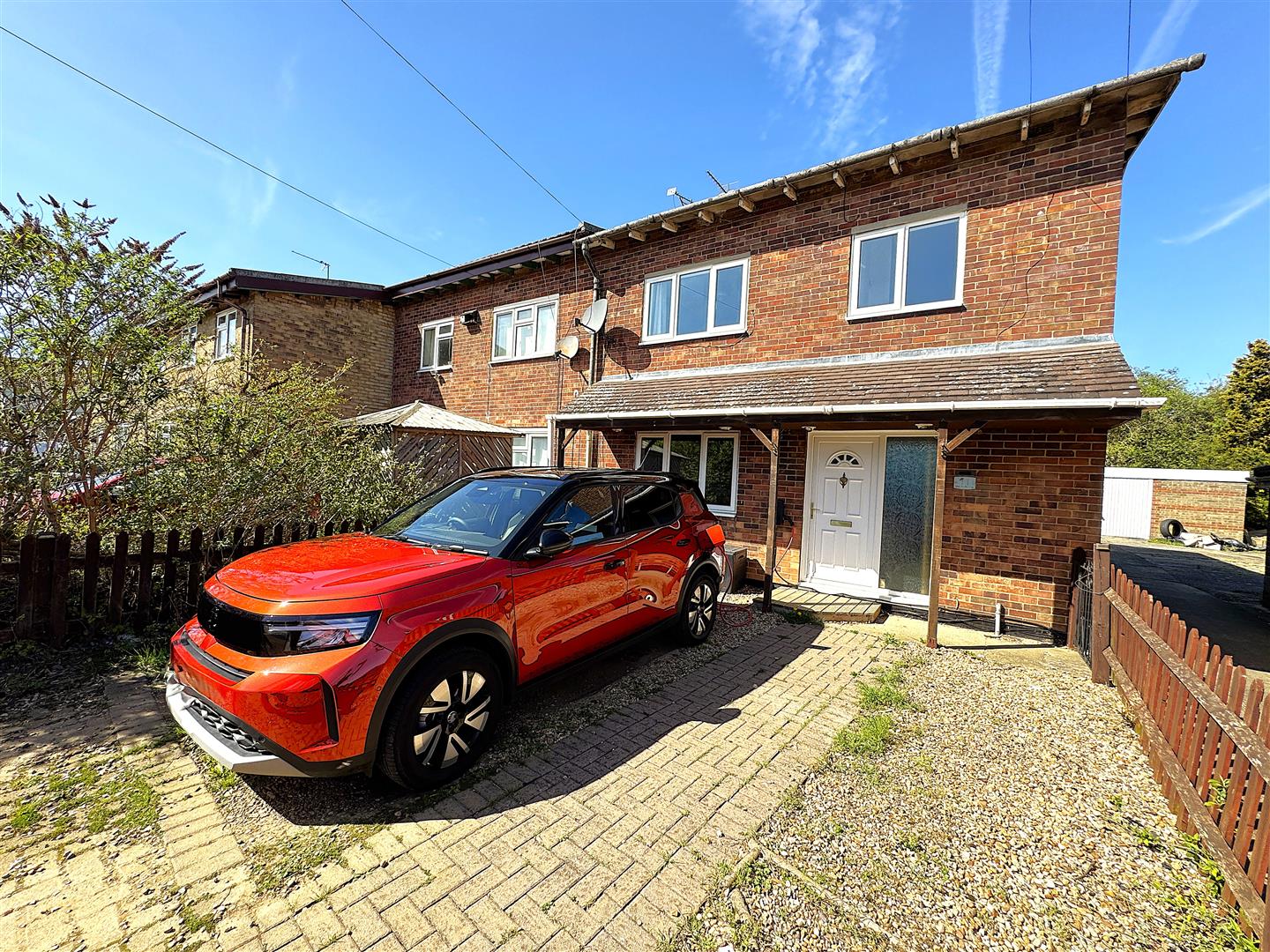 5 bedroom Semi-detached house For Sale