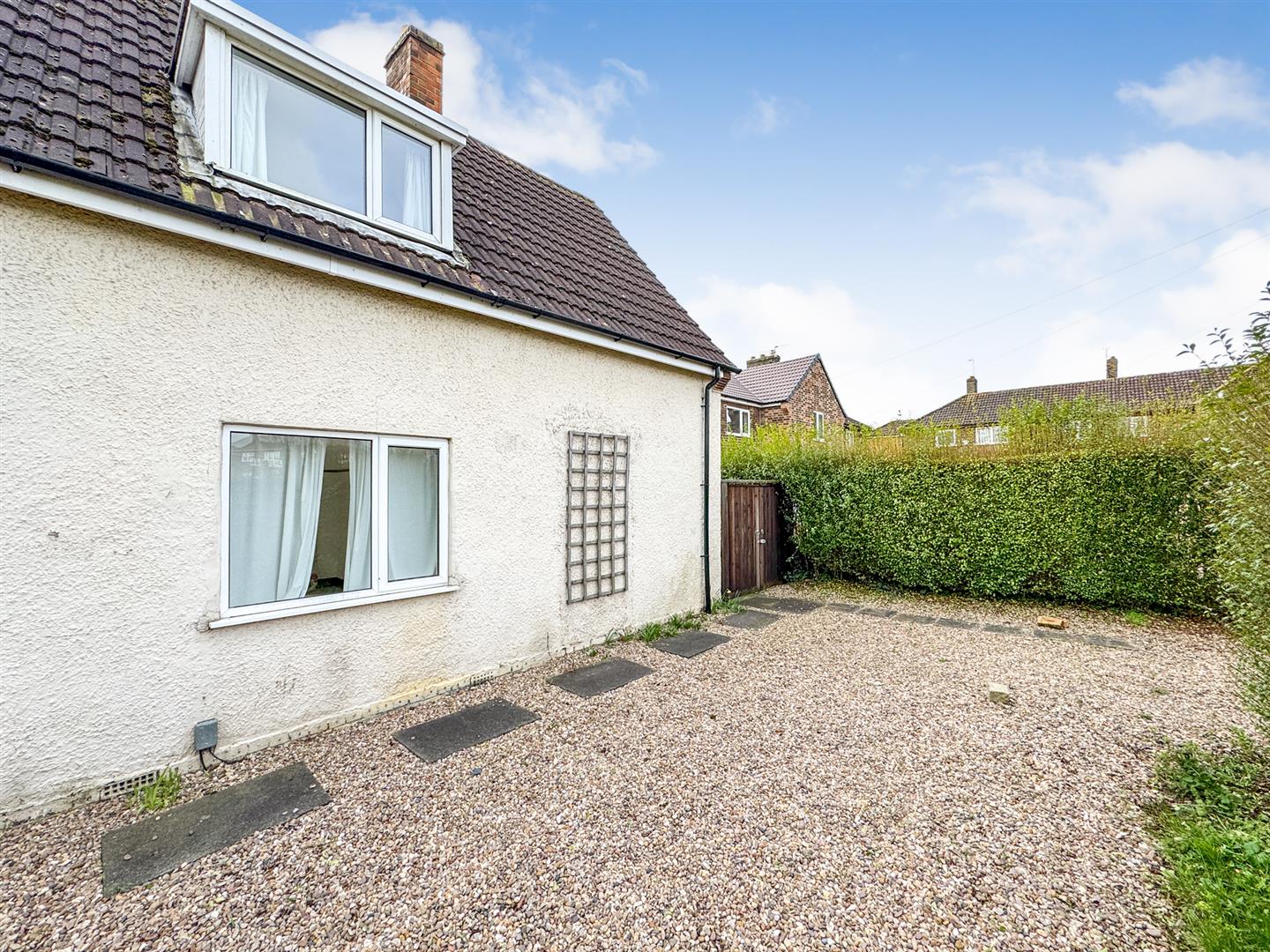 2 bedroom Semi-detached house For Sale