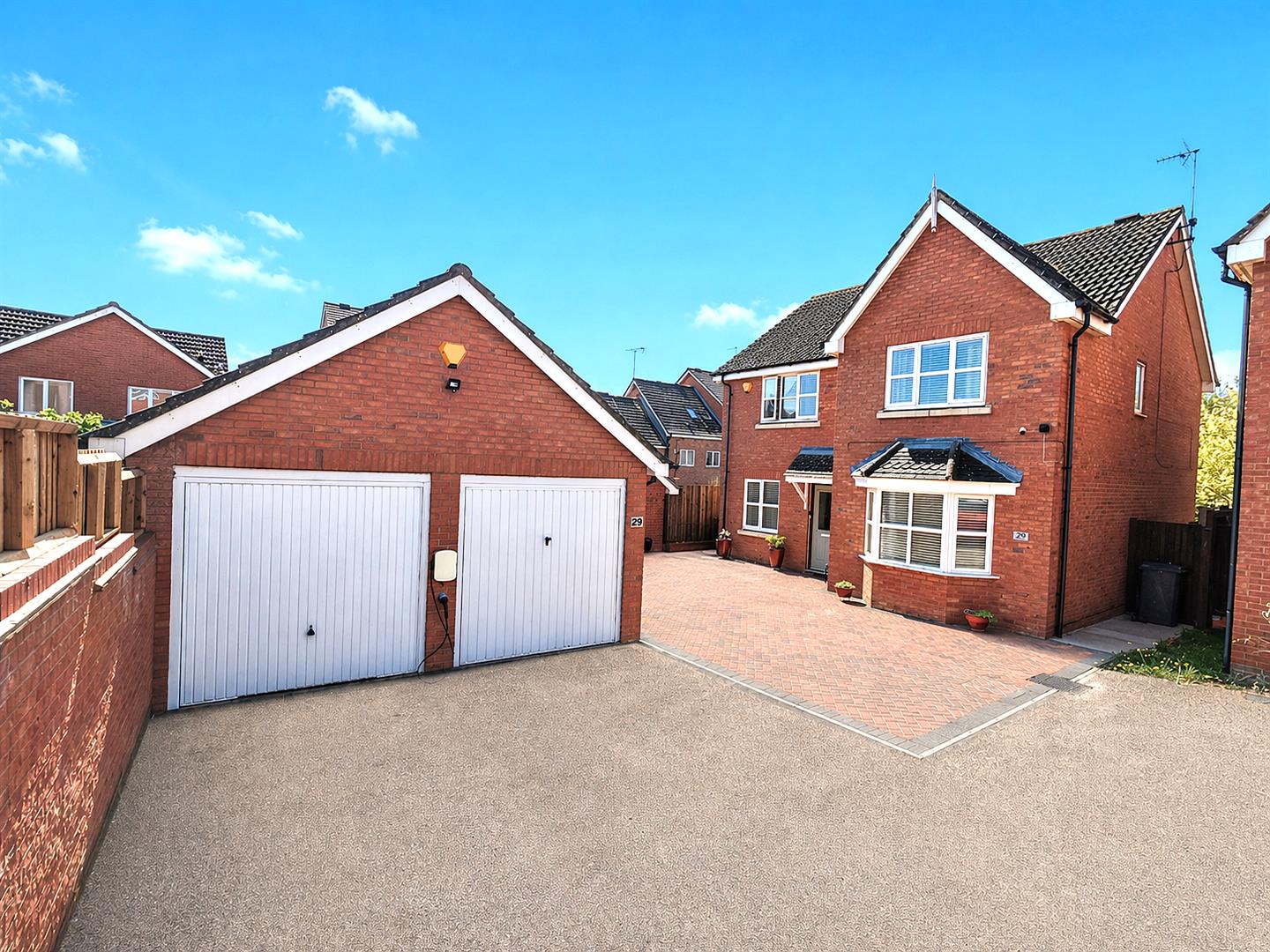 4 bedroom Detached house Under Offer