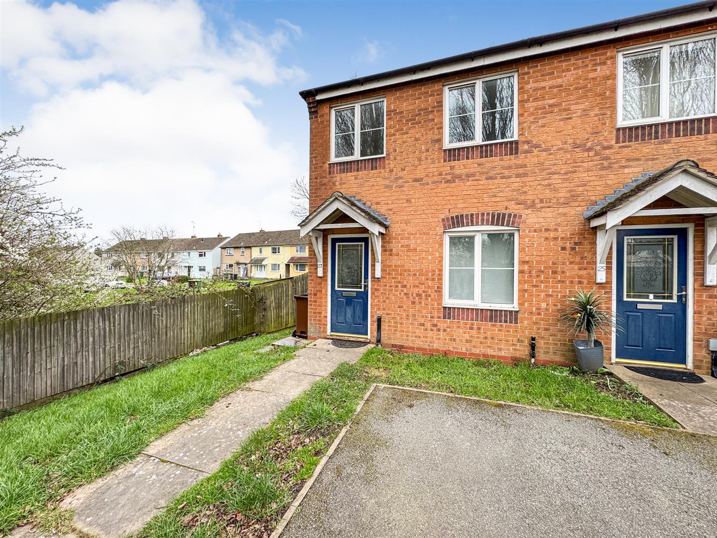 3 bedroom End of terrace house Under Offer