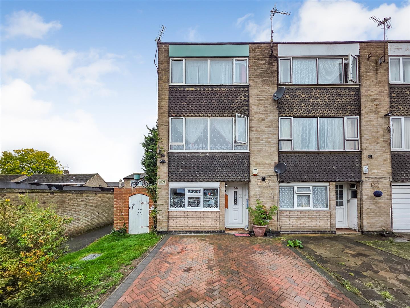 4 bedroom Town house Under Offer
