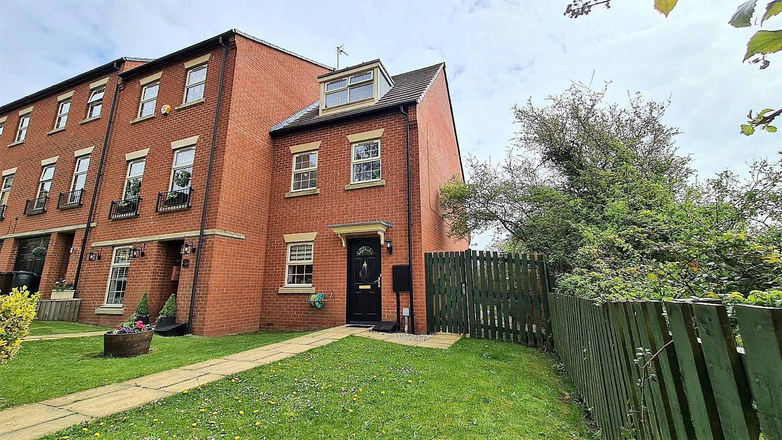 3 bedroom End of terrace house Let