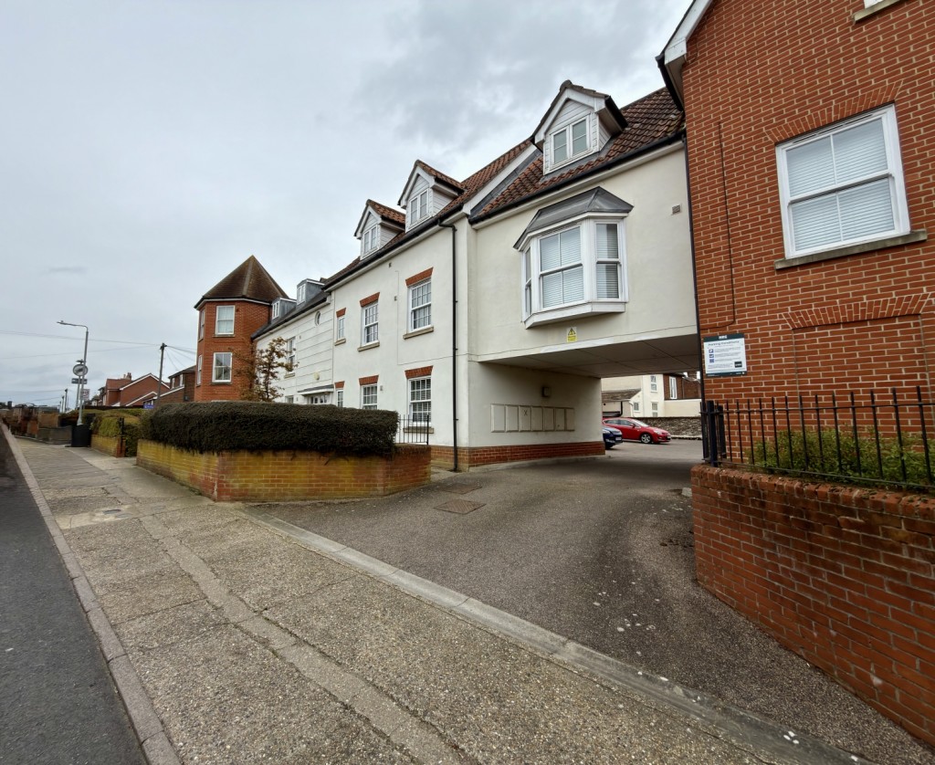2 bedroom Apartment For Sale