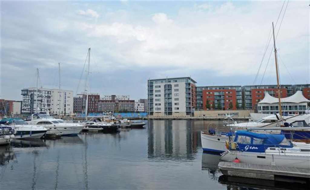 3 bedroom Apartment Let