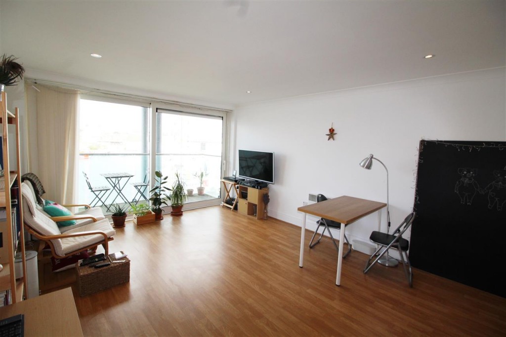 2 bedroom Apartment Let