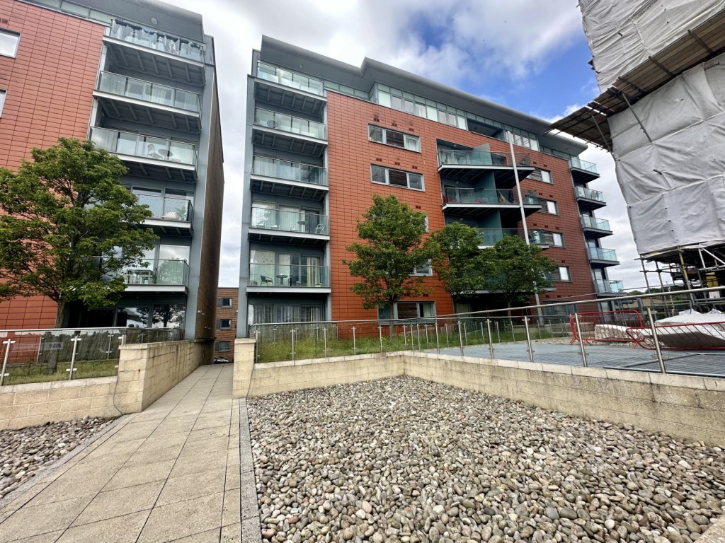 2 bedroom Apartment Let