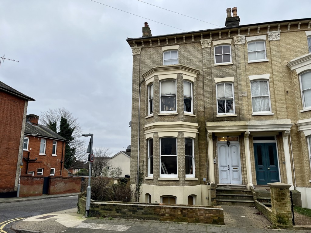 1 bedroom Apartment Let