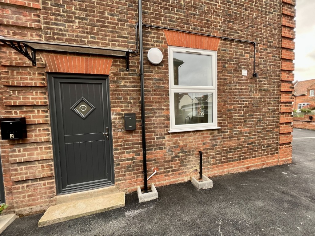 1 bedroom Apartment Let