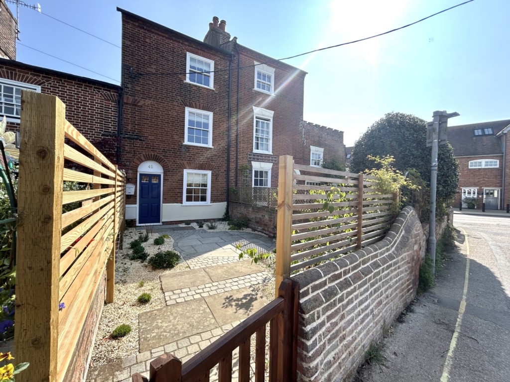 3 bedroom Terraced House Let