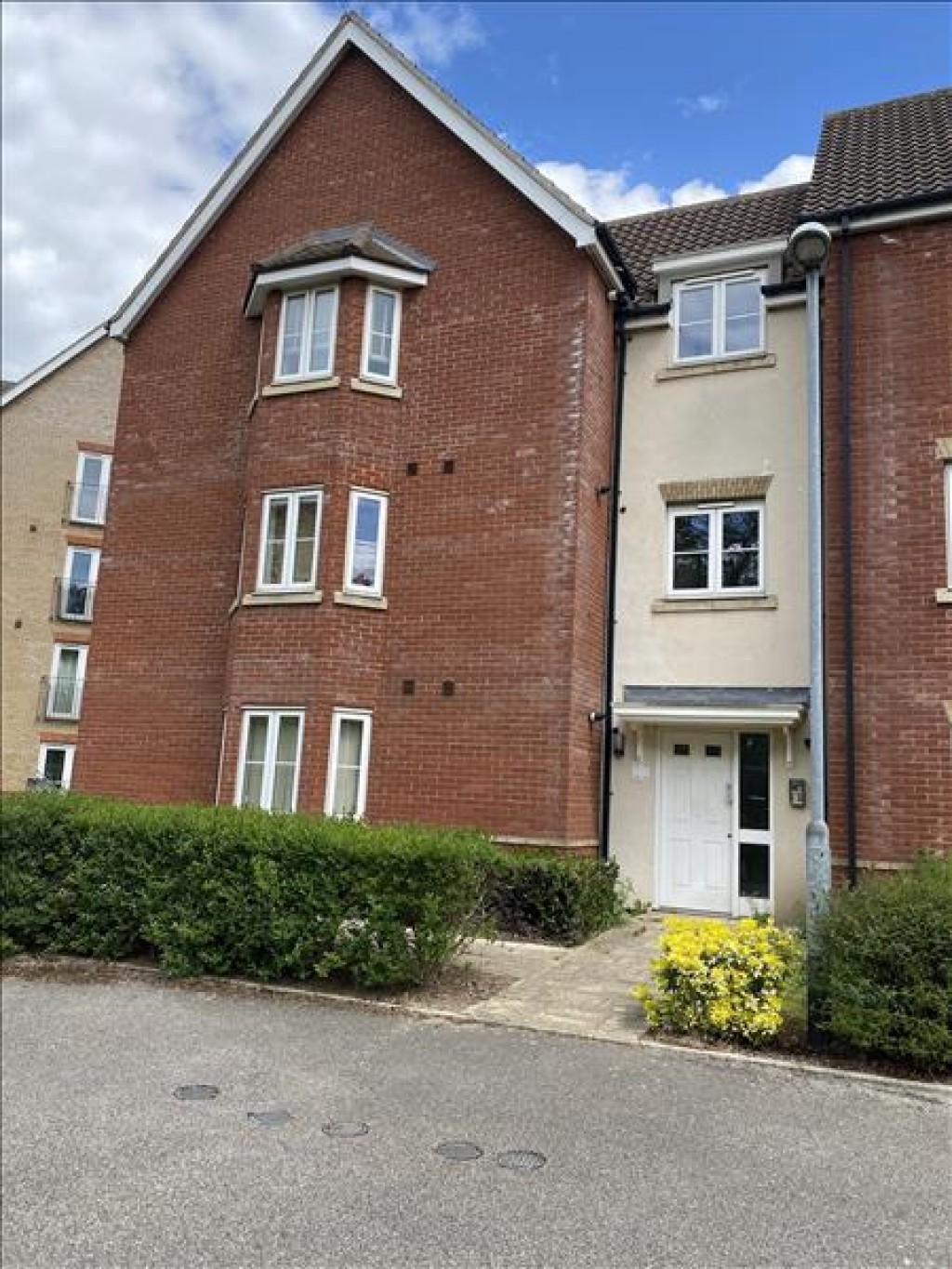 2 bedroom Apartment Let