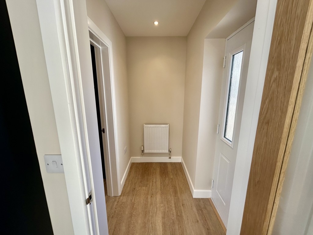 3 bedroom Detached bungalow To Let