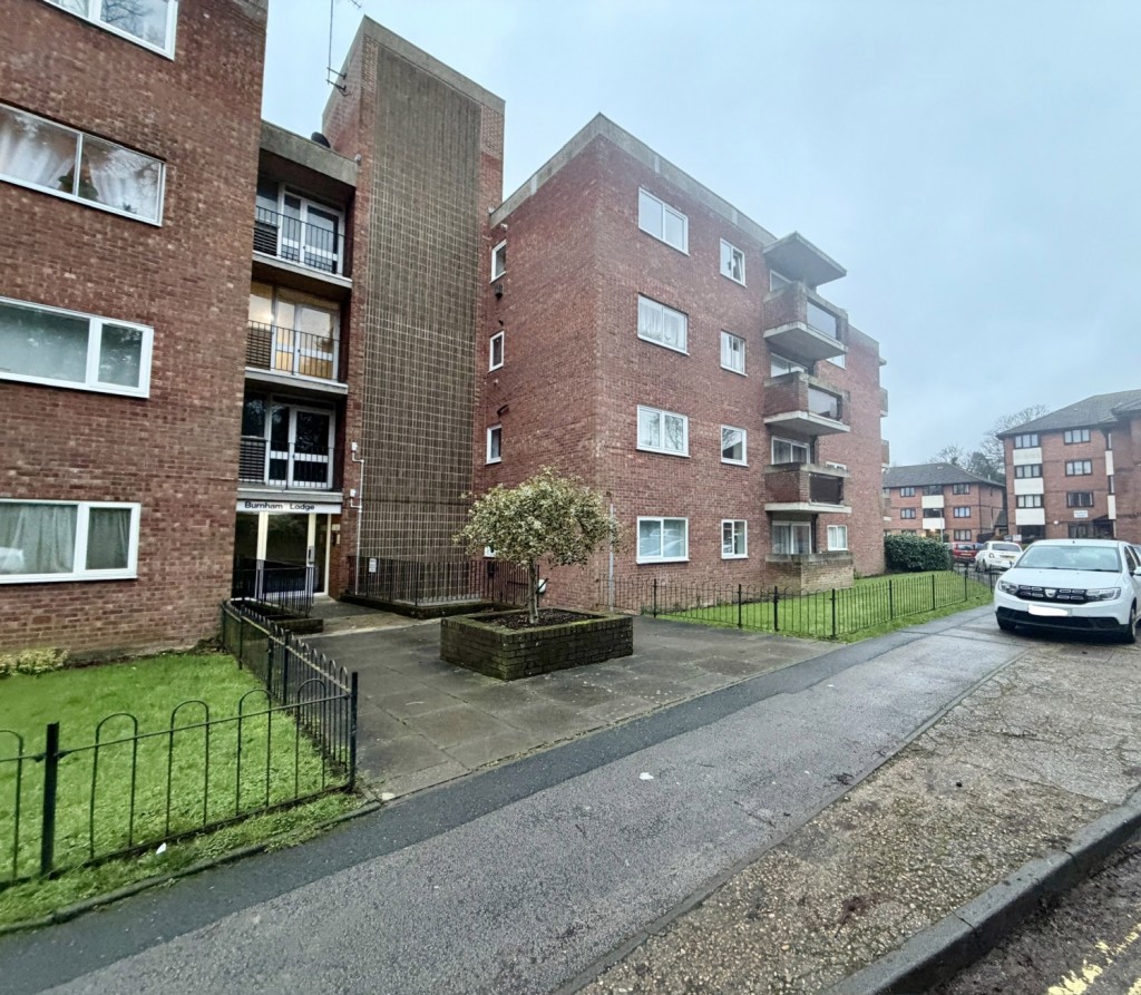 2 bedroom Apartment Under Offer