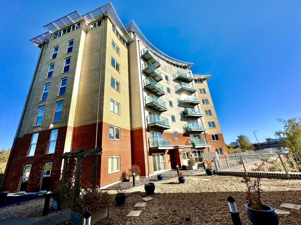 2 bedroom Apartment Let