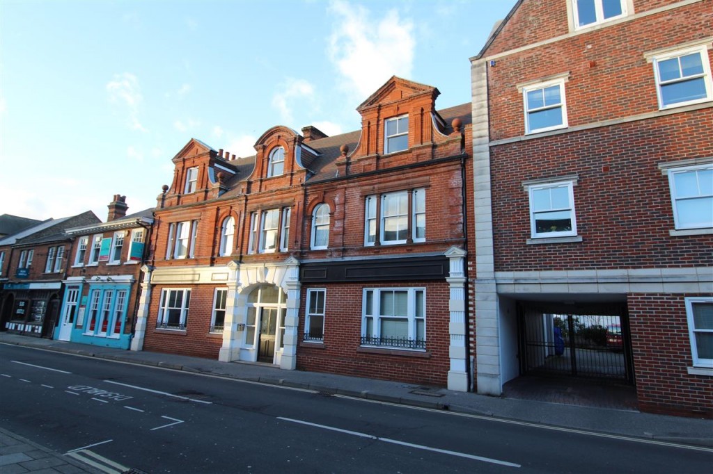 2 bedroom Apartment Let