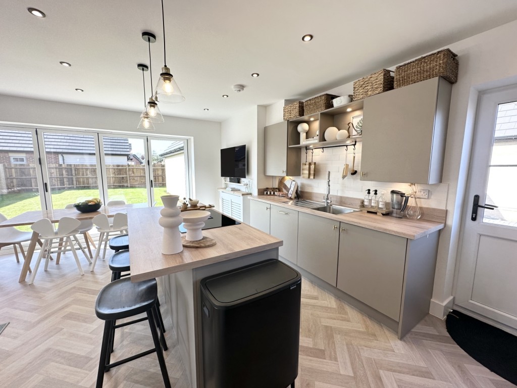 5 bedroom Detached house Let