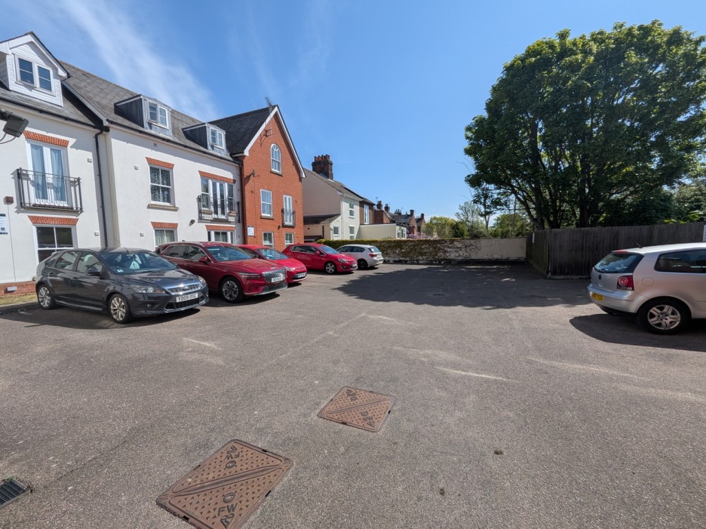 2 bedroom Apartment To Let