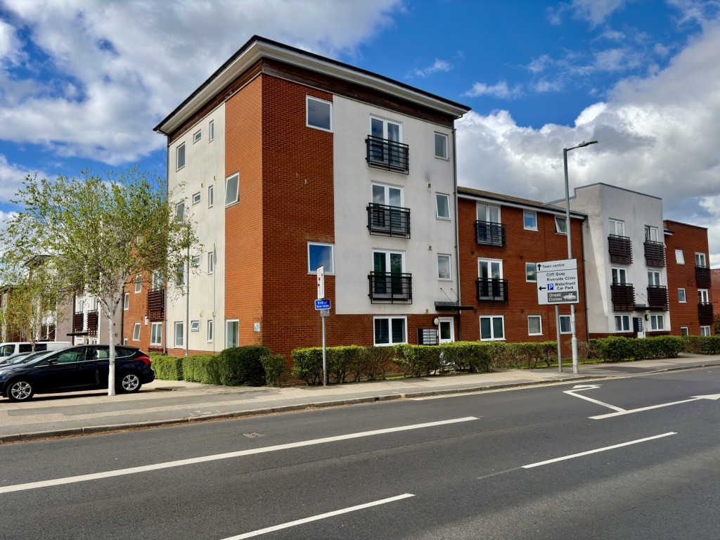 2 bedroom Apartment For Sale