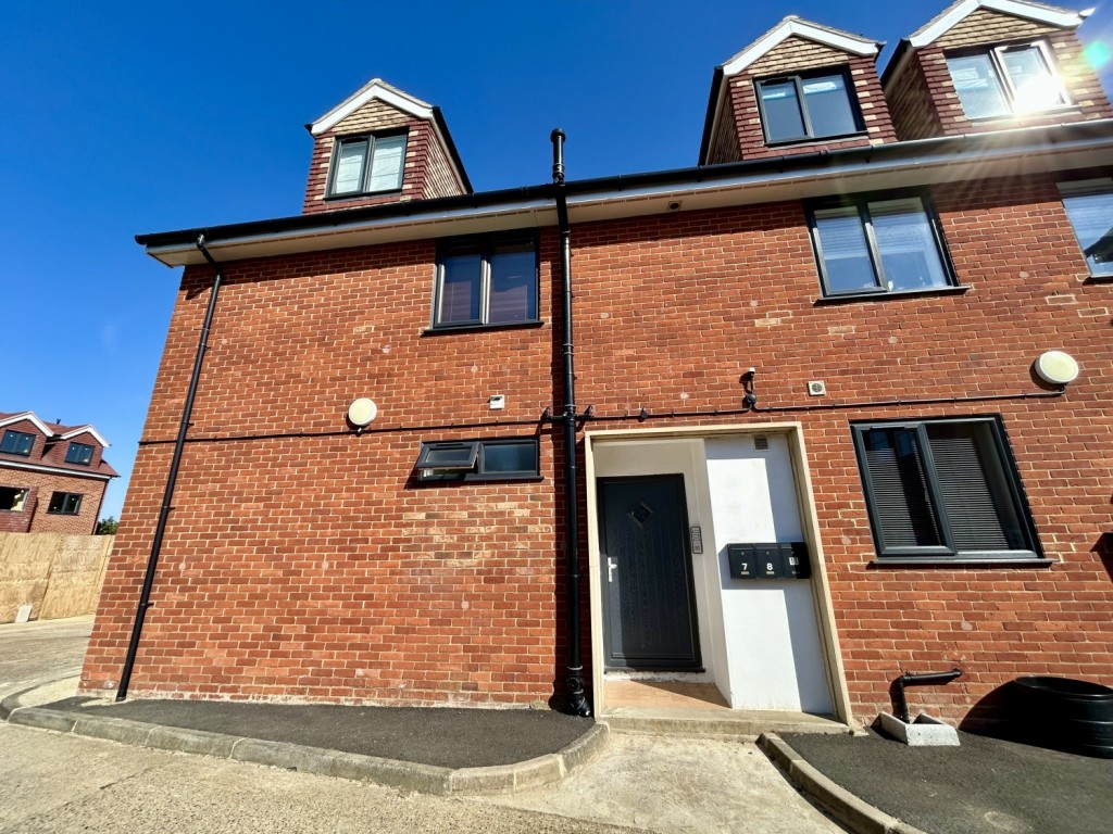 1 bedroom Apartment Let