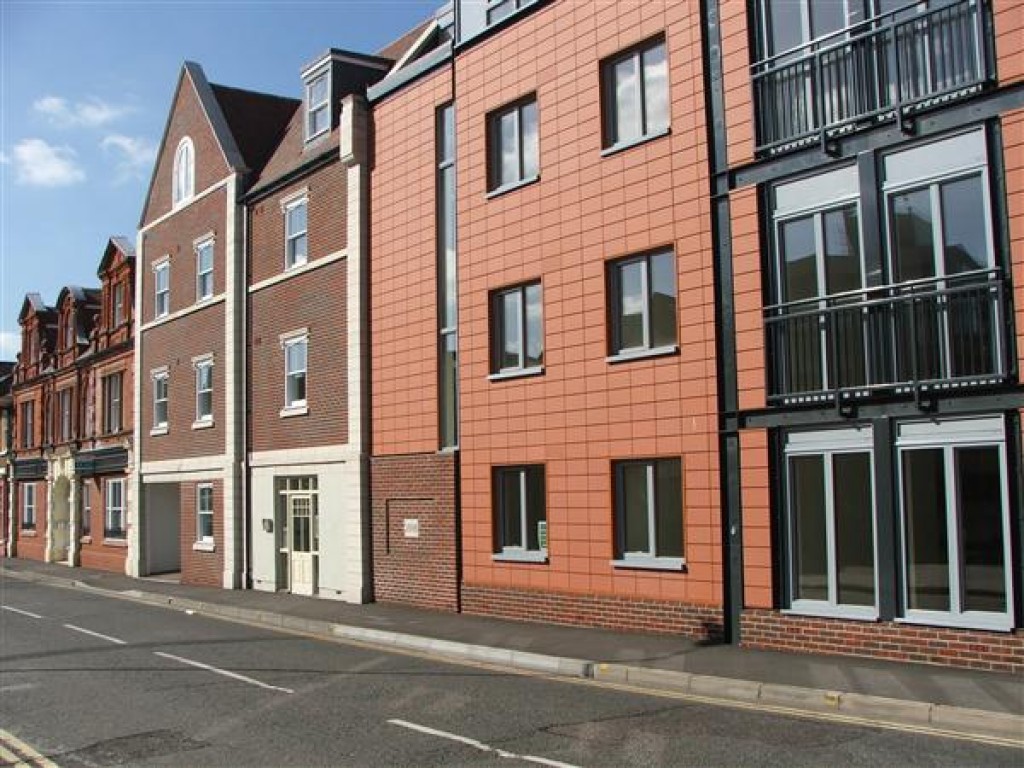 2 bedroom Apartment Let