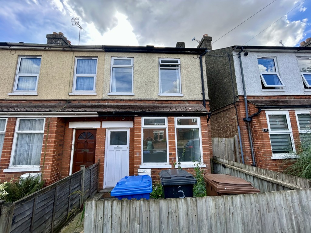 3 bedroom End of terrace house Let