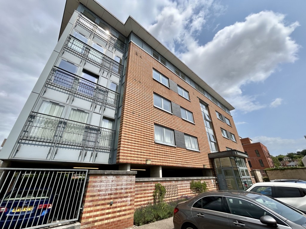 1 bedroom Apartment Let