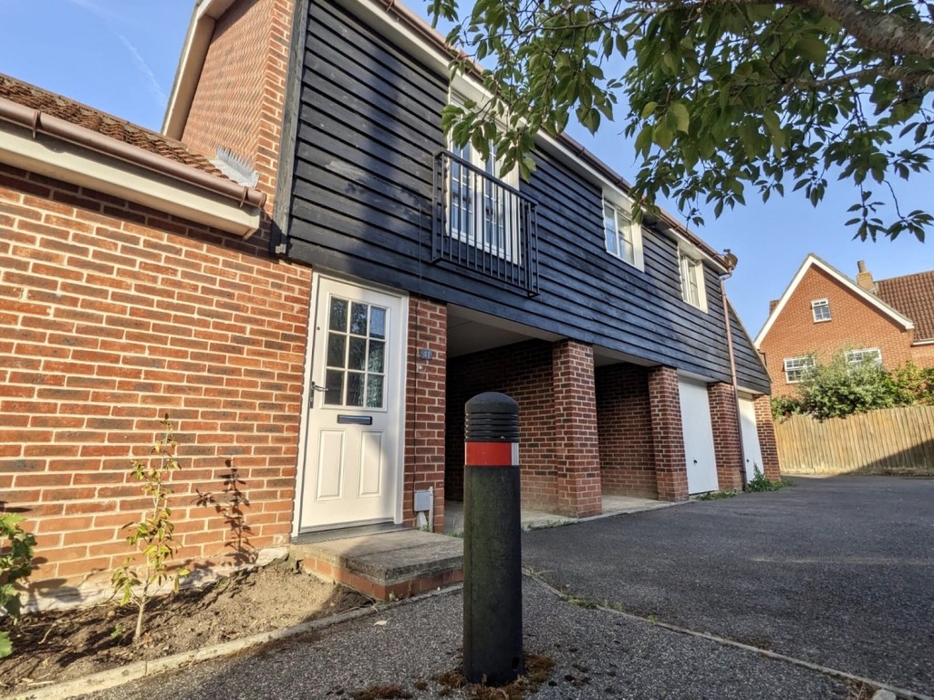1 bedroom Coach House Let