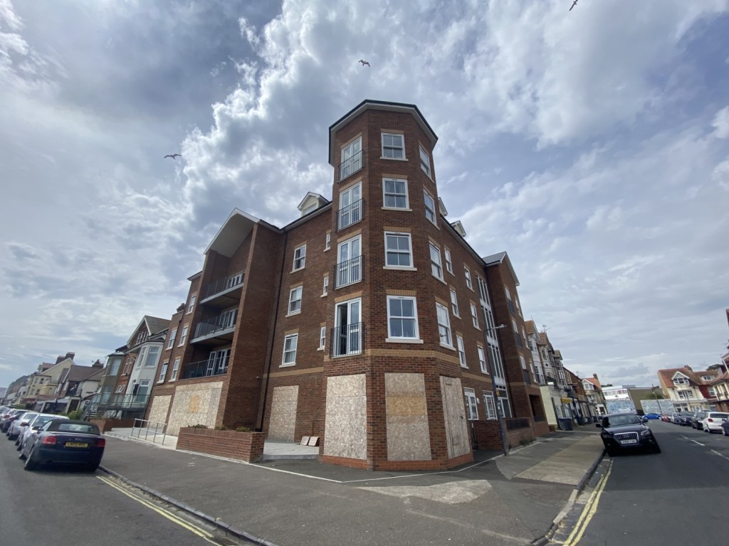 1 bedroom Apartment Let