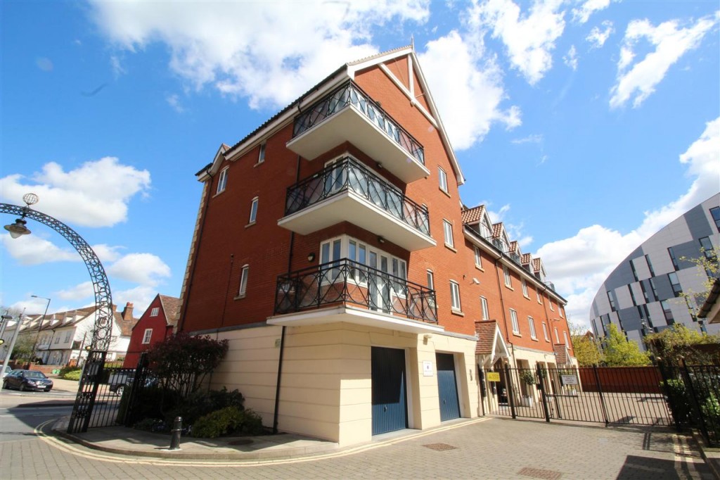 2 bedroom Apartment Let