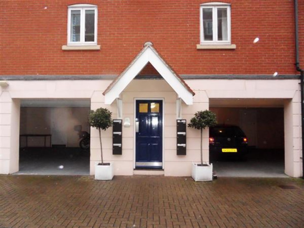 1 bedroom Apartment Let