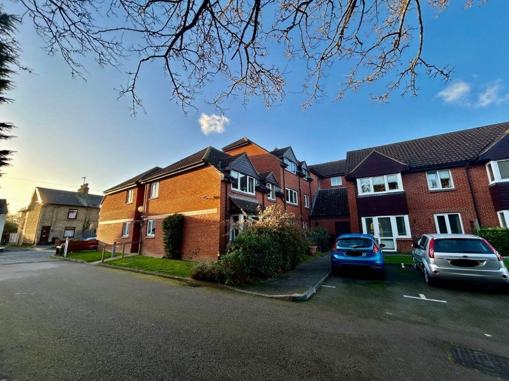 1 bedroom Apartment Let