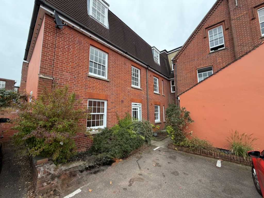 1 bedroom Apartment Let