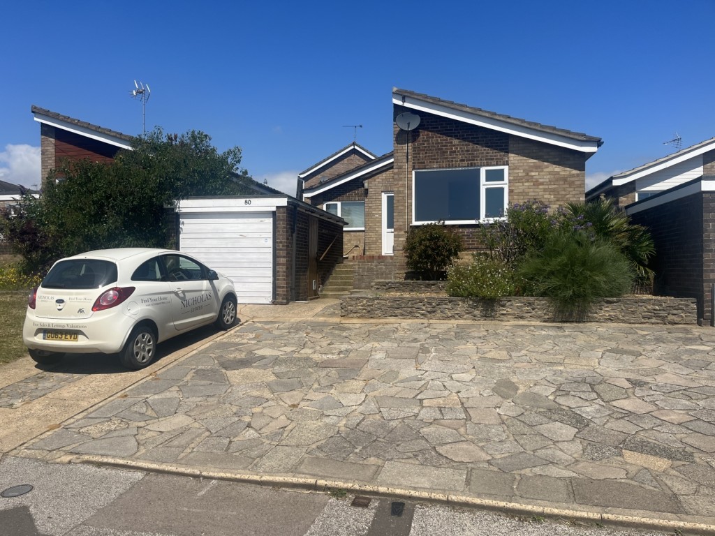 2 bedroom Detached bungalow Let