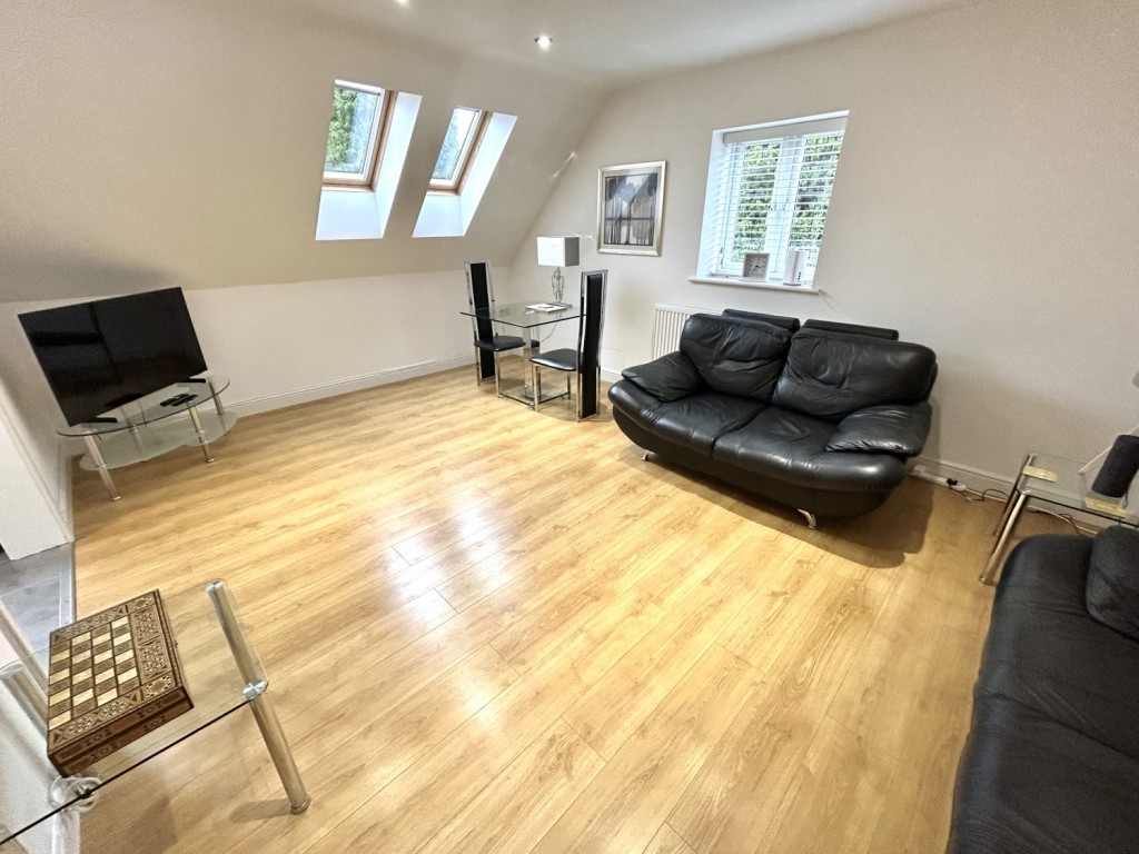 2 bedroom Apartment Let