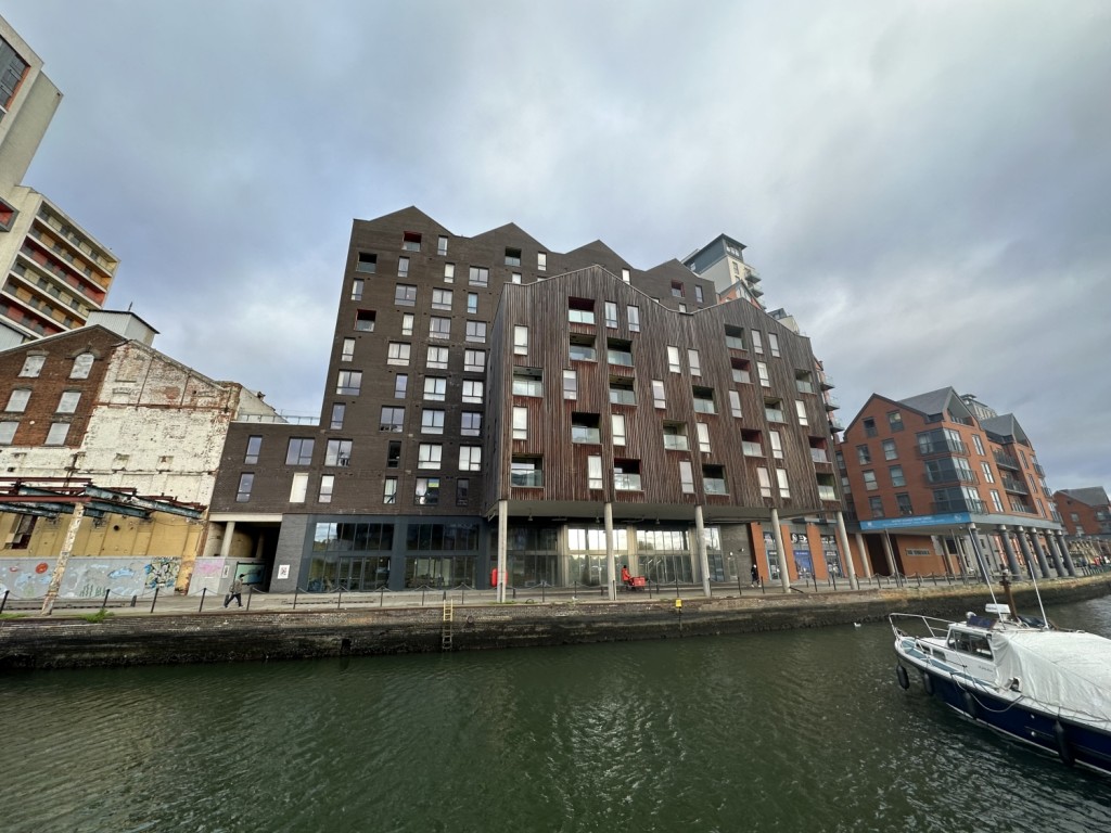 1 bedroom Apartment Let