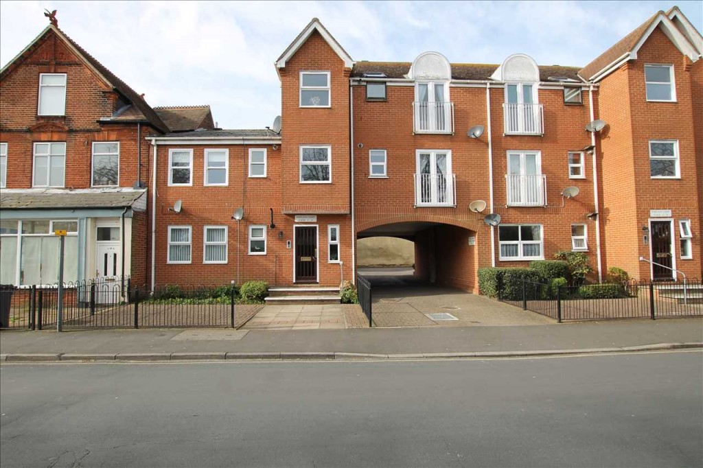2 bedroom Apartment Let