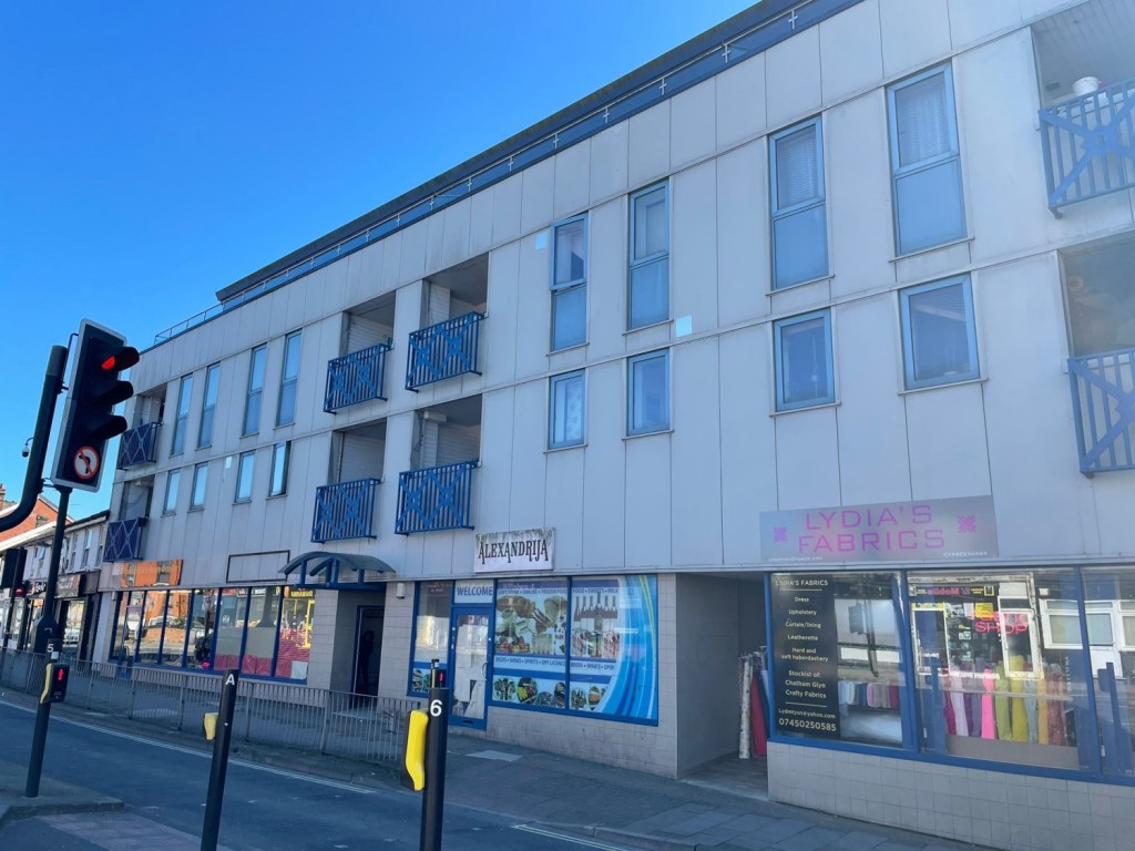2 bedroom Apartment To Let
